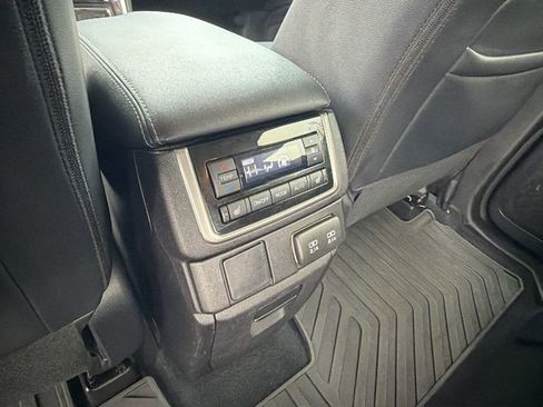 Used 2021 Subaru Ascent Limited w/ Popular Package #2 image 17