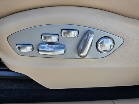 Used 2022 Porsche Macan image 14