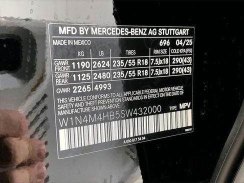 New 2025 Mercedes-Benz GLB 250 4MATIC image 16