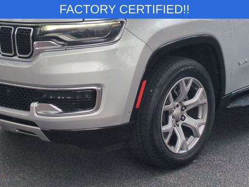 Certified 2022 Jeep Wagoneer Series II AWD/4WD image 9
