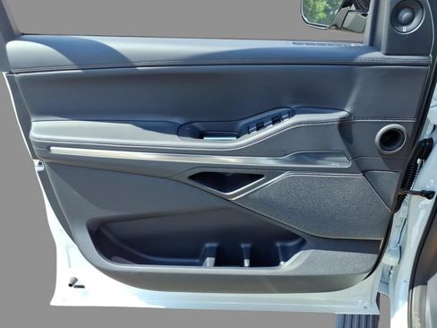 New 2027 Lincoln Navigator Reserve w/ Jet Appearance Package AWD/4WD image 15