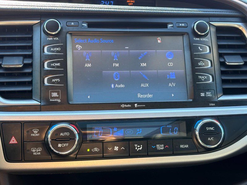 Used 2014 Toyota Highlander Limited Platinum AWD/4WD image 21