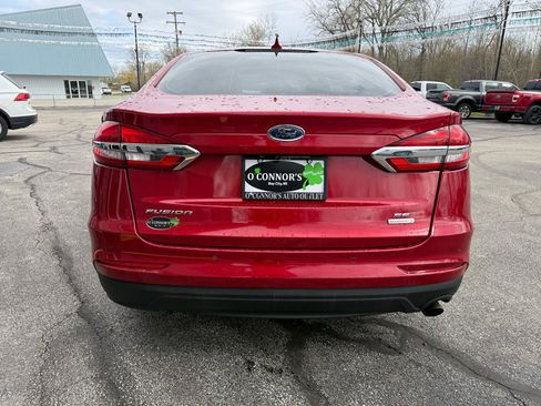 Used 2020 Ford Fusion SE FWD image 4