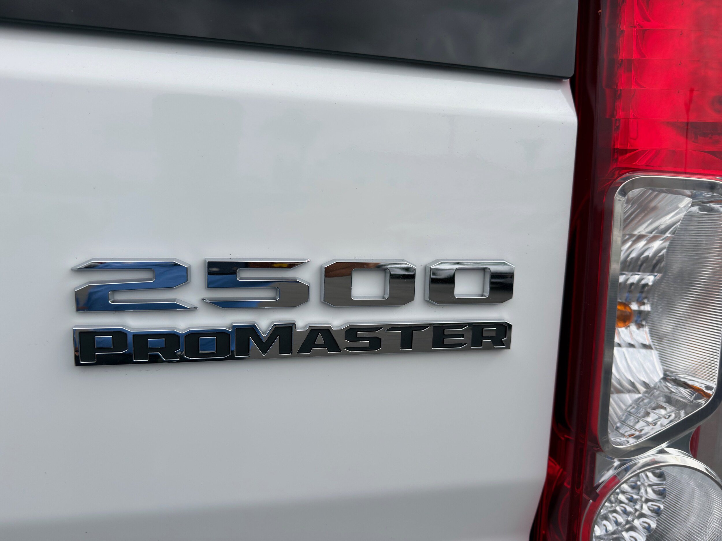 Used 2025 RAM ProMaster 2500 w/ U-Haul Equipment Group FWD image 39