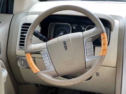 Used 2007 Lincoln MKX AWD image 12