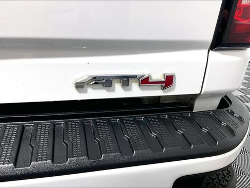 Used 2023 GMC Sierra 2500 AT4 w/ AT4 Premium Plus Package AWD/4WD image 14