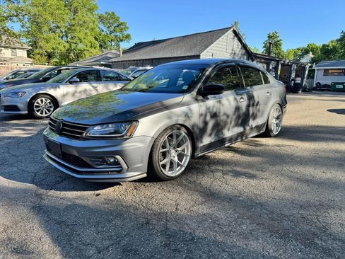 Used 2018 Volkswagen Jetta Wolfsburg Edition FWD image 3