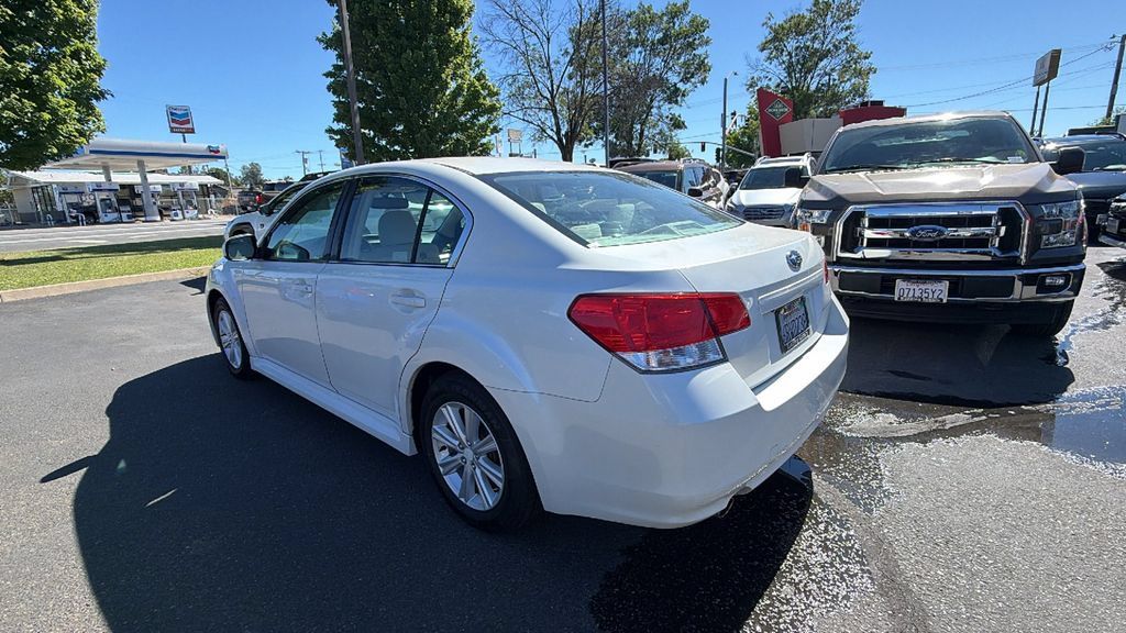Used 2011 Subaru Legacy 2.5i Premium AWD/4WD image 6