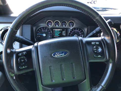 Used 2014 Ford F350 Lariat w/ Lariat Interior Package image 29