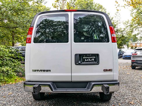 Used 2023 GMC Savana 2500 w/ Driver Convenience Package image 5