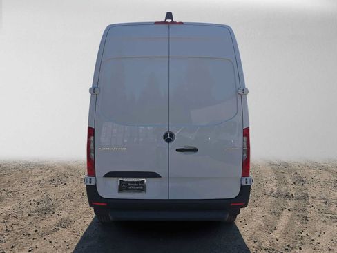 Used 2026 Mercedes-Benz Sprinter 2500 image 4