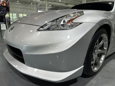 Used 2010 Nissan 370Z NISMO RWD image 23