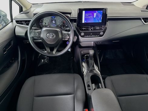 Used 2025 Toyota Corolla LE image 17