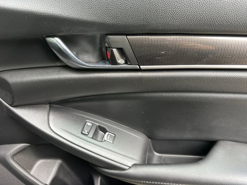 Used 2022 Honda Accord Sport image 19