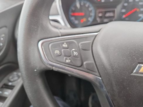 Used 2018 Chevrolet Equinox LT image 18