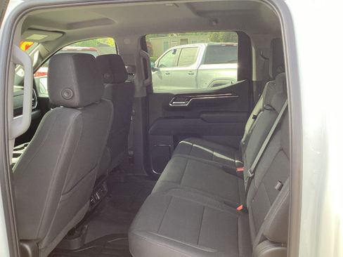 New 2025 GMC Sierra 1500 Elevation image 13