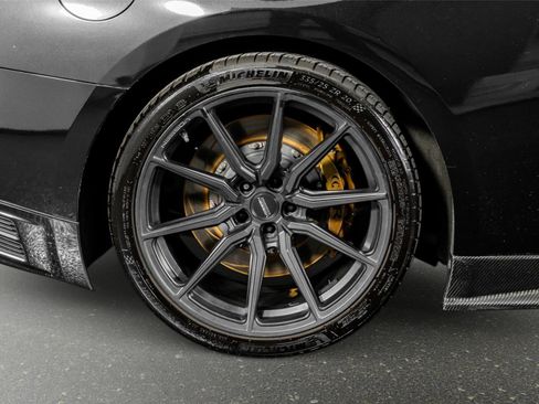 Used 2015 Nissan GT-R Black Edition image 9