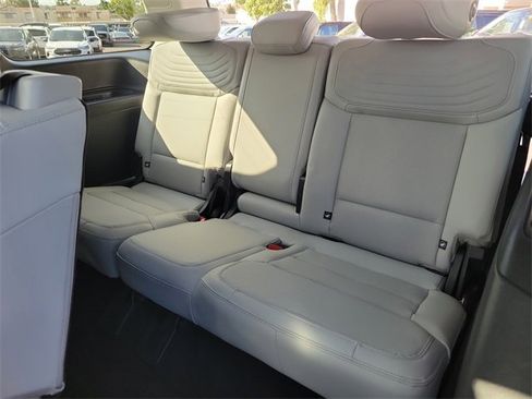 Certified 2025 Ford Expedition Platinum w/ Platinum Ultimate Package image 22