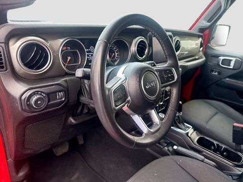 Used 2023 Jeep Wrangler Unlimited Sahara AWD/4WD image 10