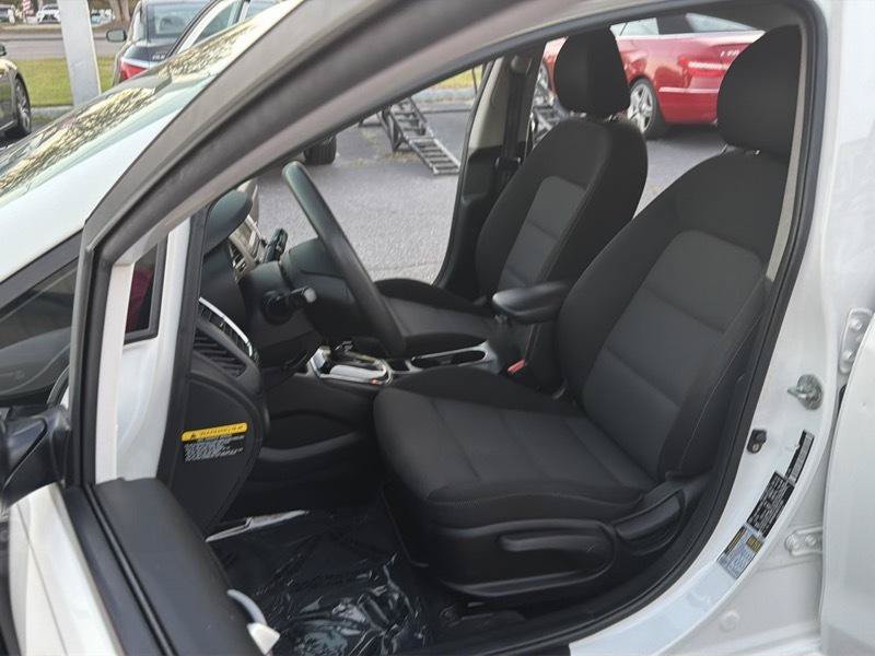 Used 2017 Kia Forte LX FWD image 9