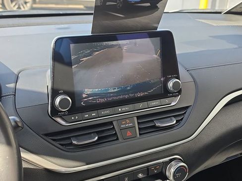 Certified 2022 Nissan Altima 2.5 SV w/ SV Premium Package image 17