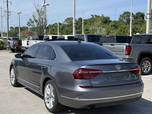 Used 2017 Volkswagen Passat 1.8T SEL Premium FWD image 2