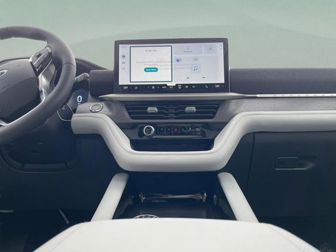 New 2026 Ford Explorer Platinum w/ LUX Leather Package image 16