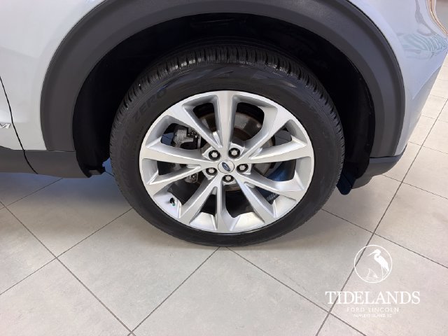 Certified 2023 Ford Explorer Platinum w/ Technology Package AWD/4WD image 34