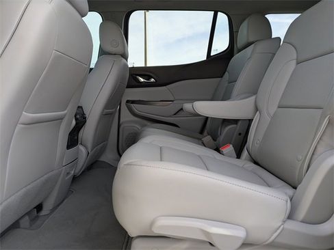 Used 2023 GMC Acadia SLT w/ Technology Package image 19