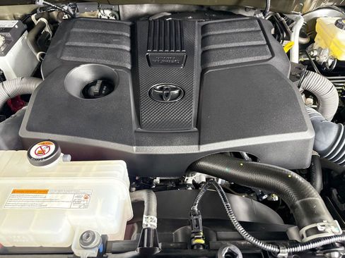 Used 2023 Toyota Tundra Limited w/ Power Package AWD/4WD image 44