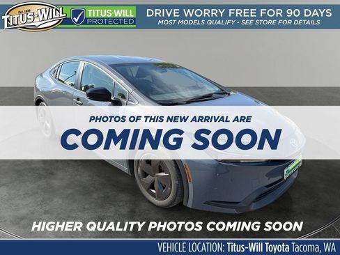 Used 2025 Toyota Prius LE FWD image 1