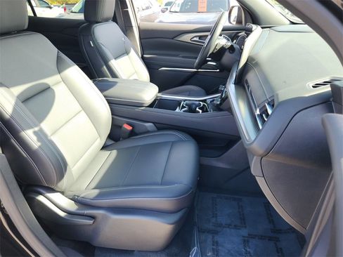 Certified 2026 Chevrolet Traverse LT w/ Driver Confidence Package image 25