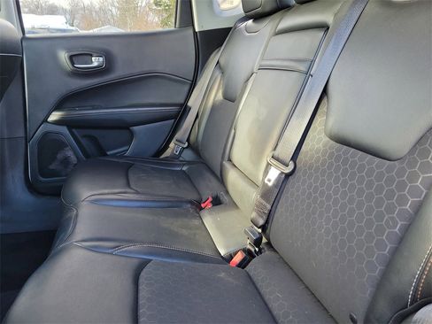 Used 2018 Jeep Compass Latitude w/ Popular Equipment Group image 12