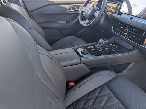 New 2026 Nissan Rogue Platinum image 33