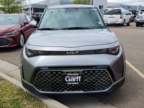 Used 2023 Kia Soul EX FWD image 2