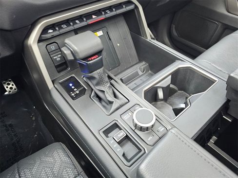 Used 2024 Toyota Tundra Limited image 29