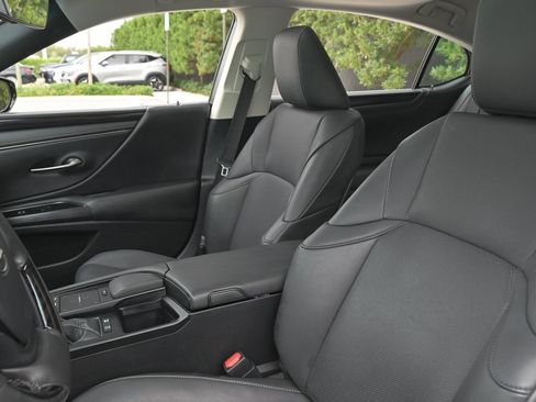 Used 2021 Lexus ES 300h 300h w/ Premium Package image 13