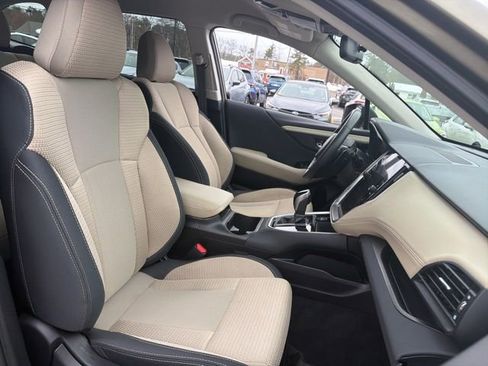 Used 2025 Subaru Outback Premium image 17