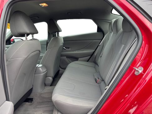 Used 2021 Hyundai Elantra SEL FWD image 10