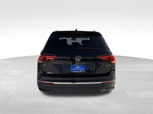 Used 2024 Volkswagen Tiguan SE image 6
