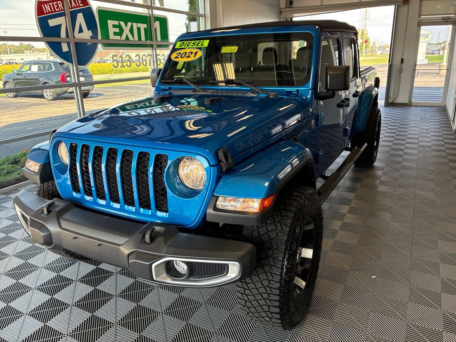 Used 2021 Jeep Gladiator Sport AWD/4WD image 3