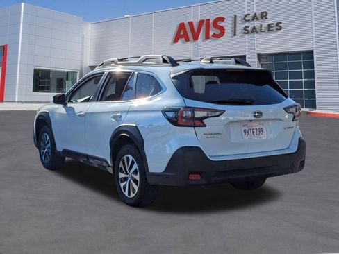 Used 2025 Subaru Outback Premium image 9