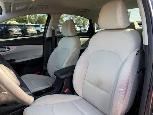 Used 2022 Kia Forte LXS FWD image 13