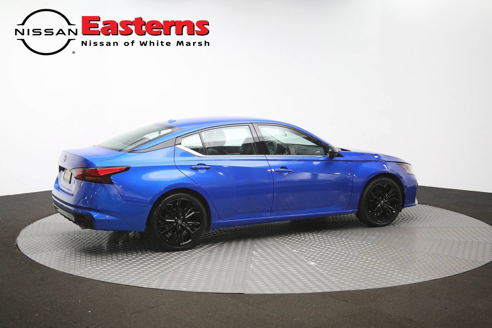 Used 2025 Nissan Altima 2.5 SR FWD image 43