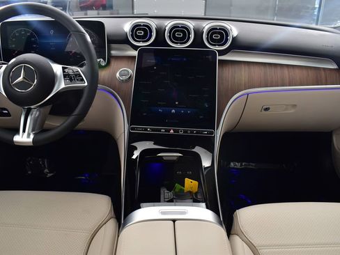 Certified 2025 Mercedes-Benz C 300 4MATIC Sedan image 25