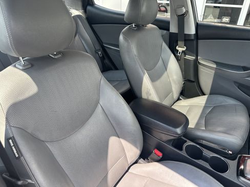 Used 2013 Hyundai Elantra Limited FWD image 26