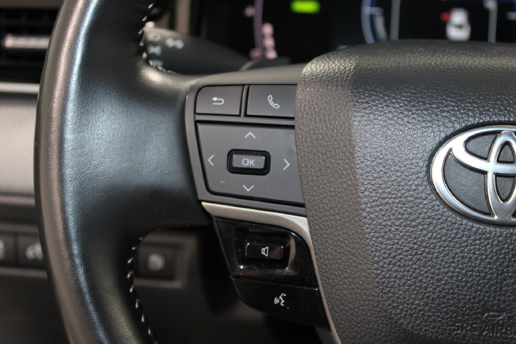 Used 2025 Toyota Camry SE FWD image 31