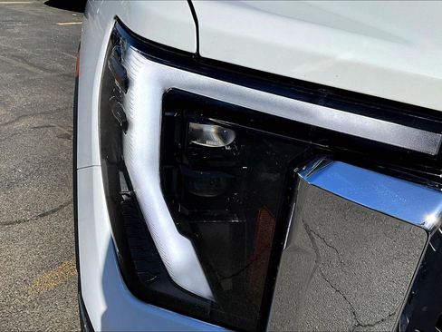 Used 2024 GMC Sierra 3500 Pro w/ Convenience Package image 23