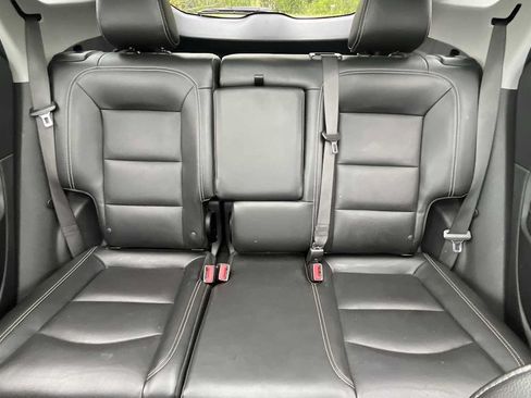 Used 2022 GMC Terrain SLT w/ Infotainment Package II AWD/4WD image 36