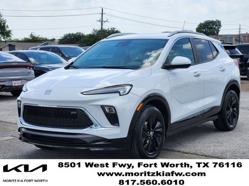 Used 2024 Buick Encore GX Sport Touring FWD image 3